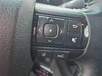 TOYOTA Hilux Double Cab Invincible 4x4 2.8 D-4D EU6d  L