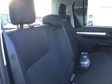 TOYOTA Hilux Double Cab 2 4 D-4D Comfort 4x4