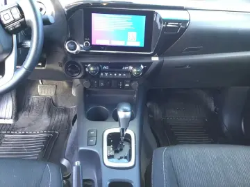 TOYOTA Hilux Double Cab 2 4 D-4D Comfort 4x4