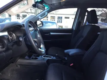 TOYOTA Hilux Double Cab 2 4 D-4D Comfort 4x4