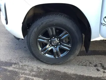TOYOTA Hilux Double Cab 2 4 D-4D Comfort 4x4