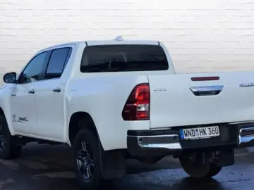 TOYOTA Hilux Double Cab 2 4 D-4D Comfort 4x4