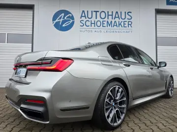 BMW 730d xDrive M Sport NAPPA 20``SHD St.Hzg.360 HUD