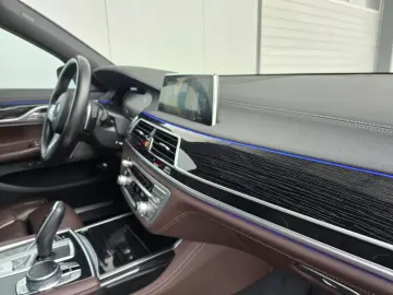 BMW 730d xDrive M Sport NAPPA 20``SHD St.Hzg.360 HUD