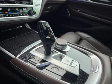 BMW 730d xDrive M Sport NAPPA 20``SHD St.Hzg.360 HUD