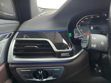 BMW 730d xDrive M Sport NAPPA 20``SHD St.Hzg.360 HUD