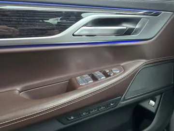 BMW 730d xDrive M Sport NAPPA 20``SHD St.Hzg.360 HUD