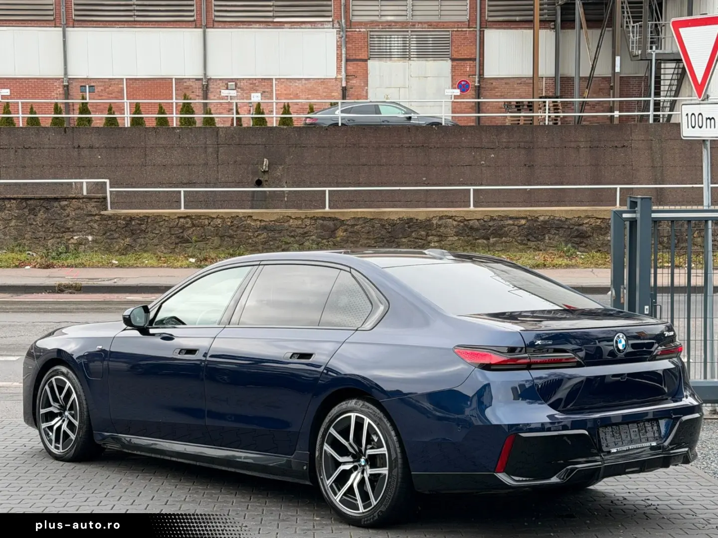 BMW 750 e xDrive DVD im fond - M Sportpaket