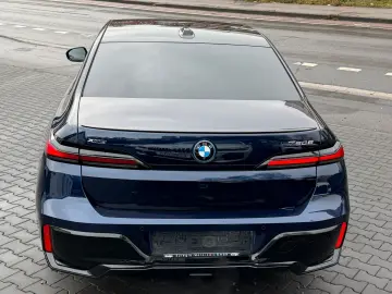 BMW 750 e xDrive DVD im fond - M Sportpaket