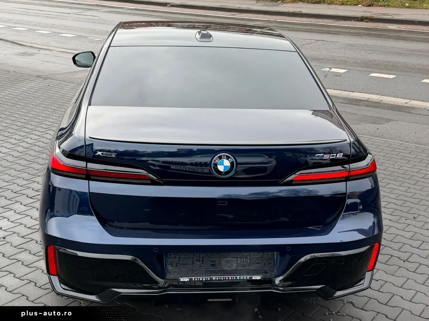 BMW 750 e xDrive DVD im fond - M Sportpaket