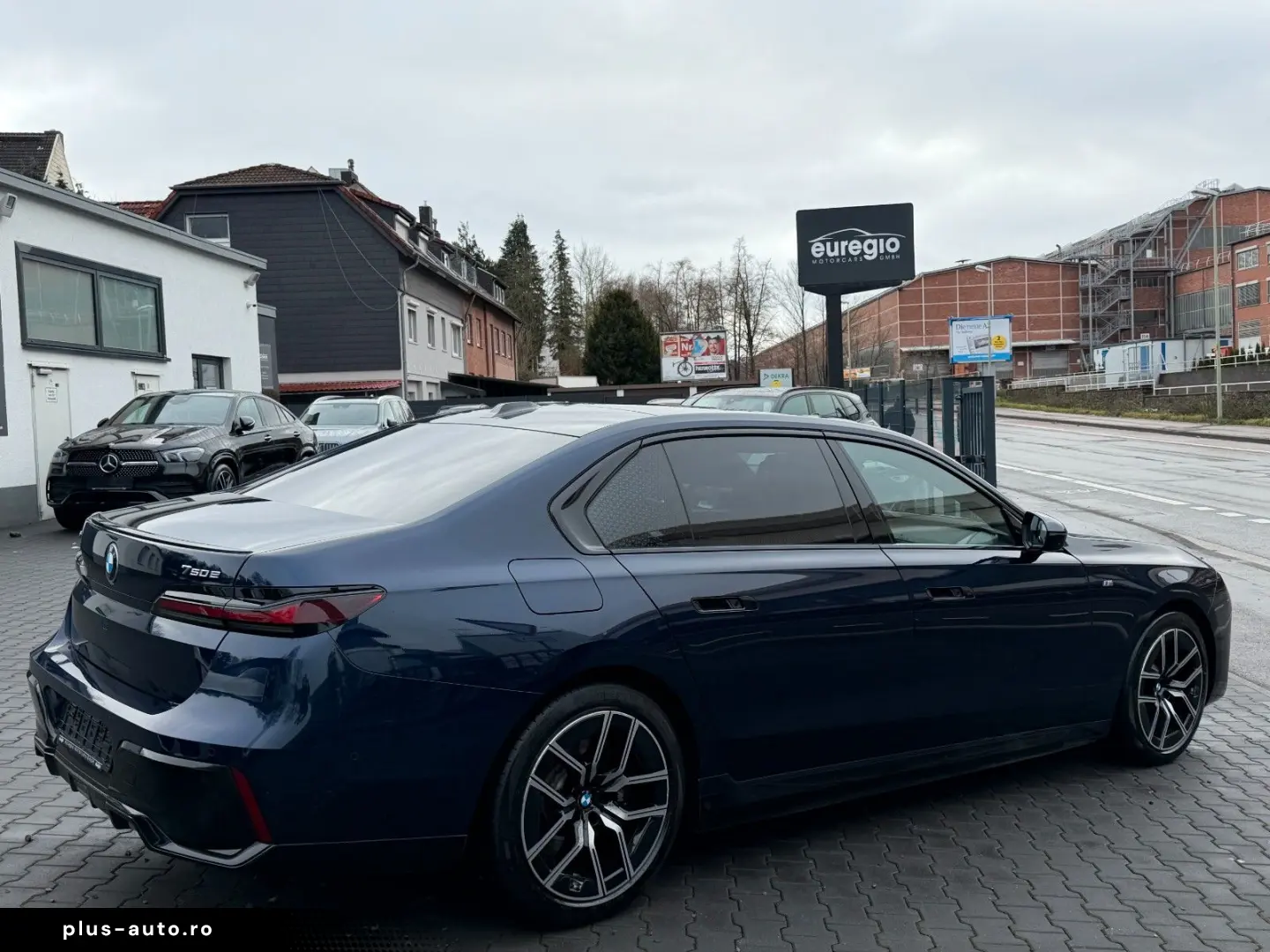 BMW 750 e xDrive DVD im fond - M Sportpaket