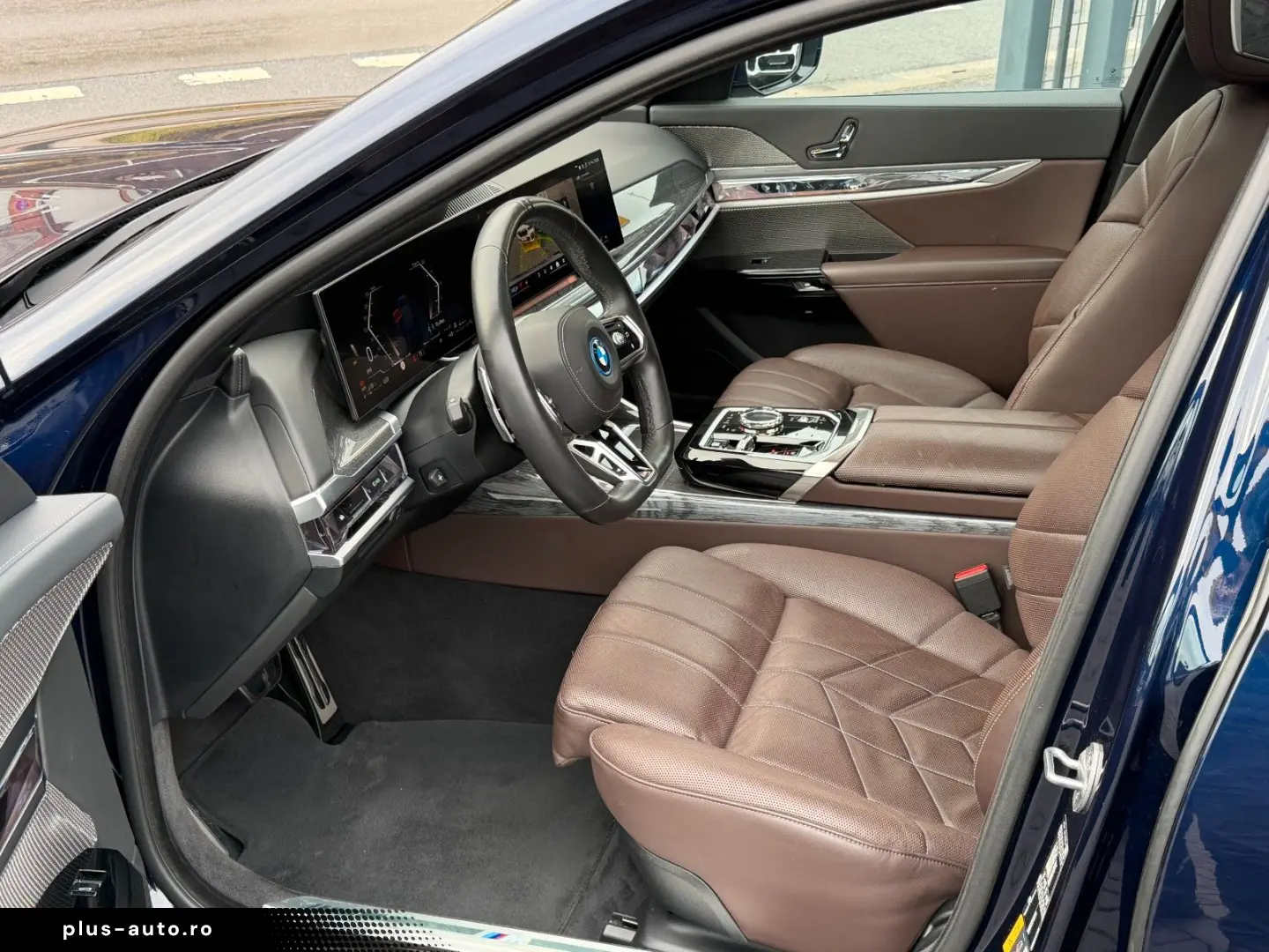 BMW 750 e xDrive DVD im fond - M Sportpaket