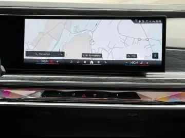 BMW 750 e xDrive DVD im fond - M Sportpaket
