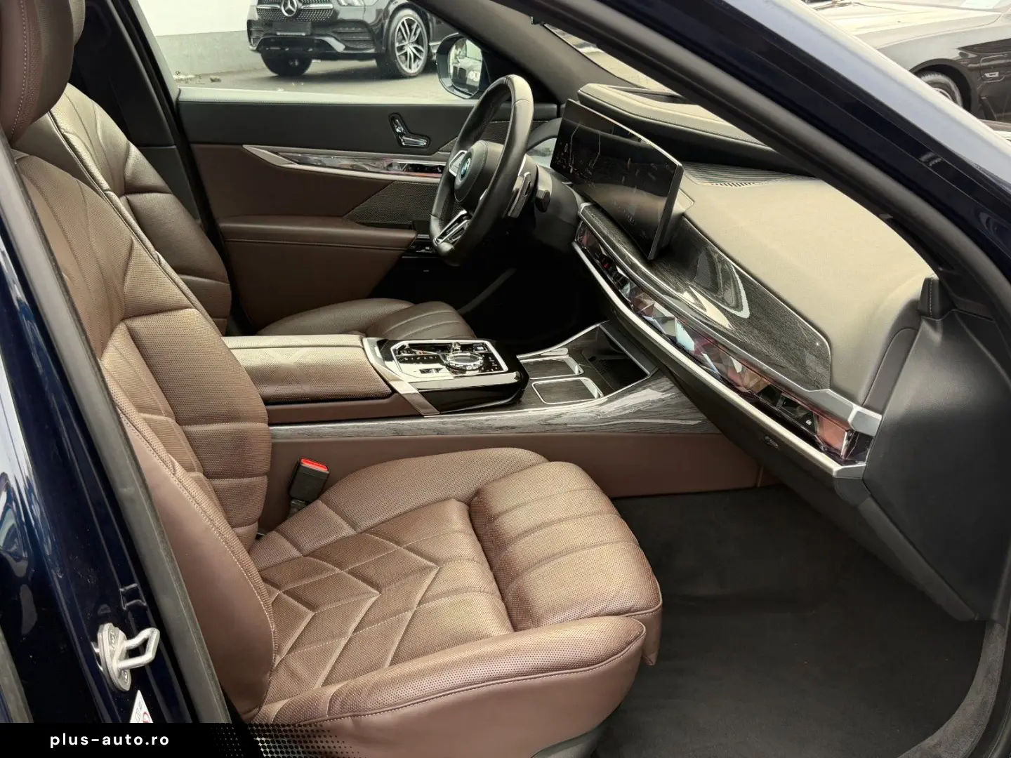 BMW 750 e xDrive DVD im fond - M Sportpaket