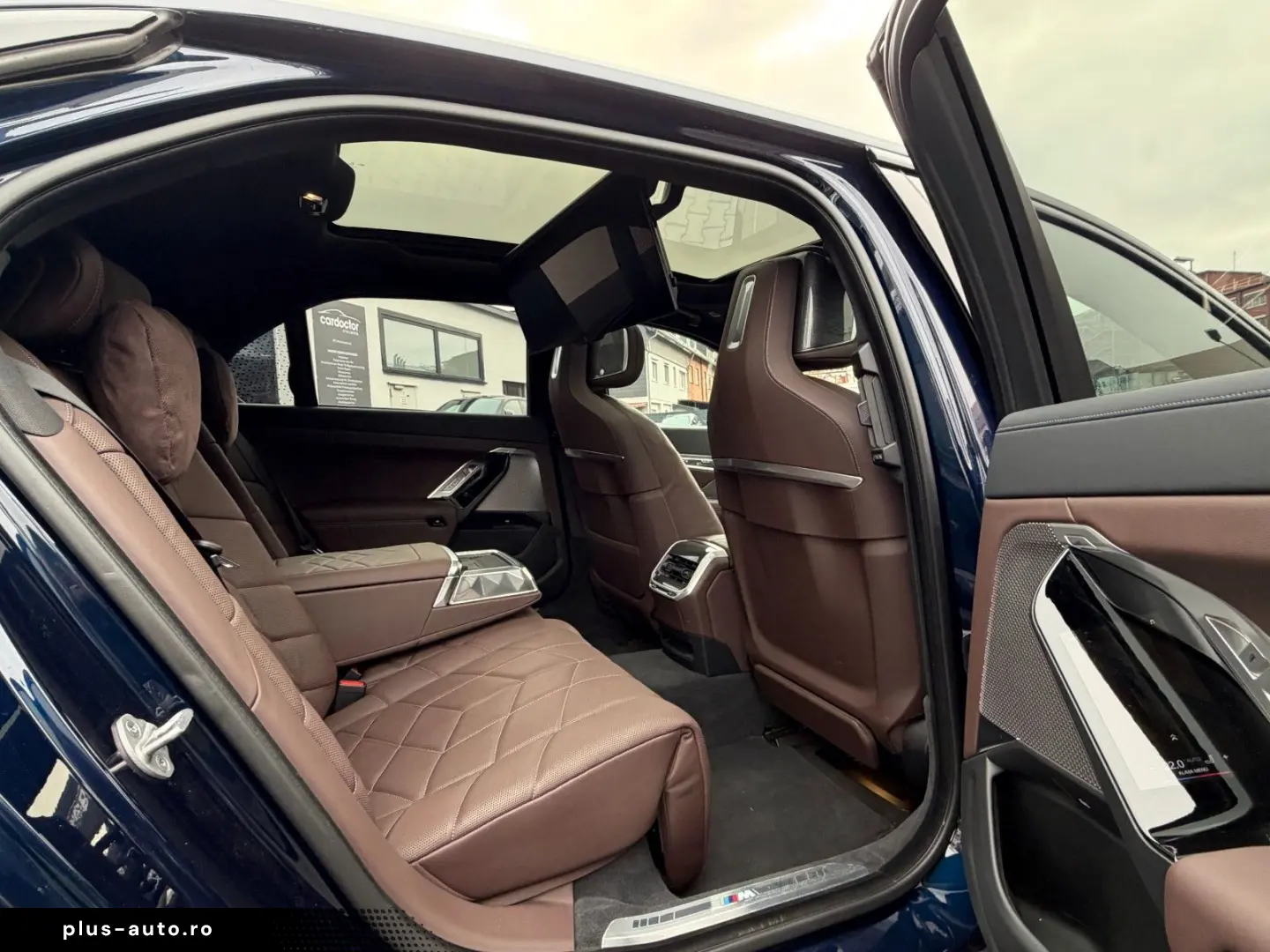 BMW 750 e xDrive DVD im fond - M Sportpaket