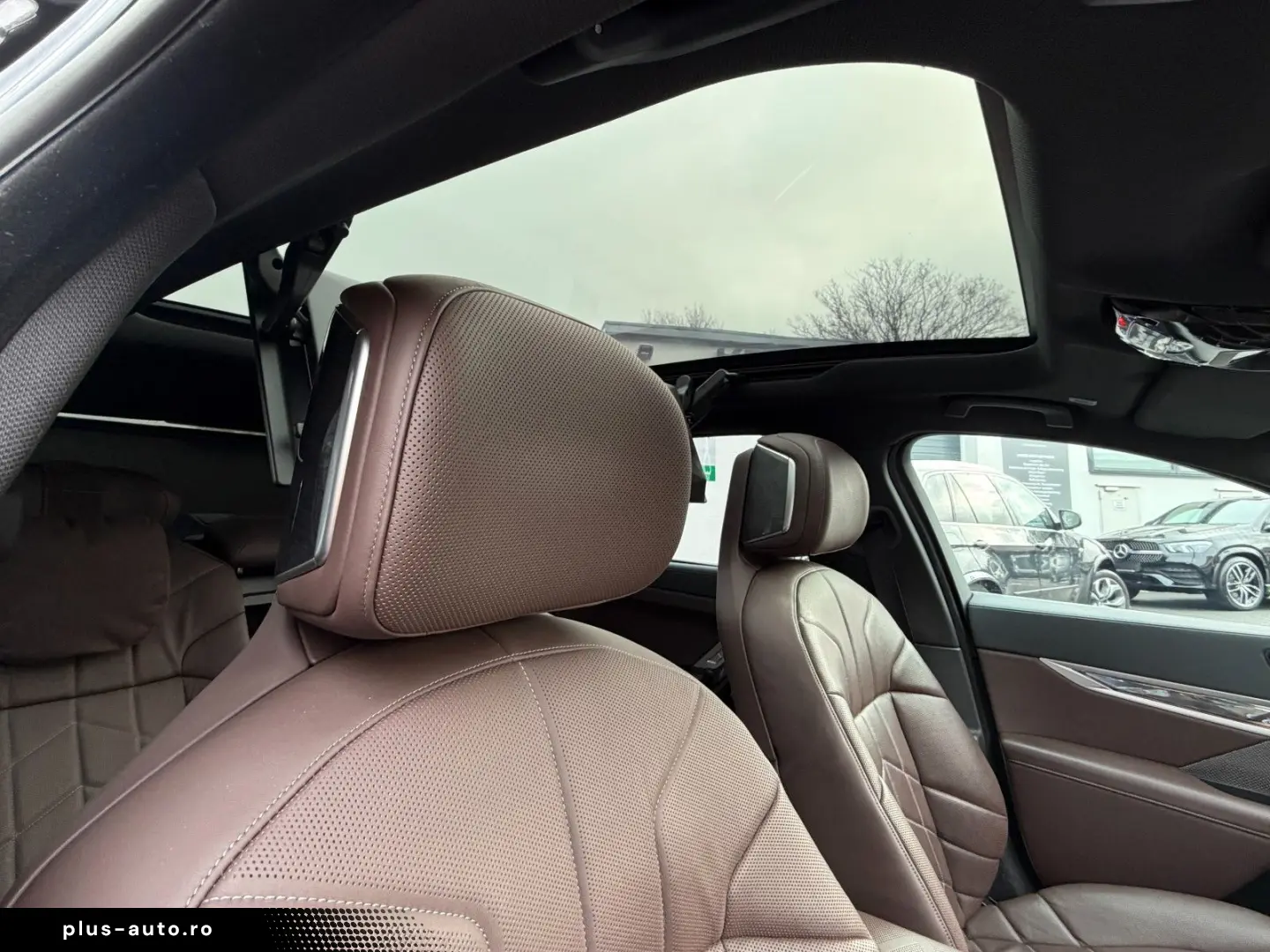 BMW 750 e xDrive DVD im fond - M Sportpaket