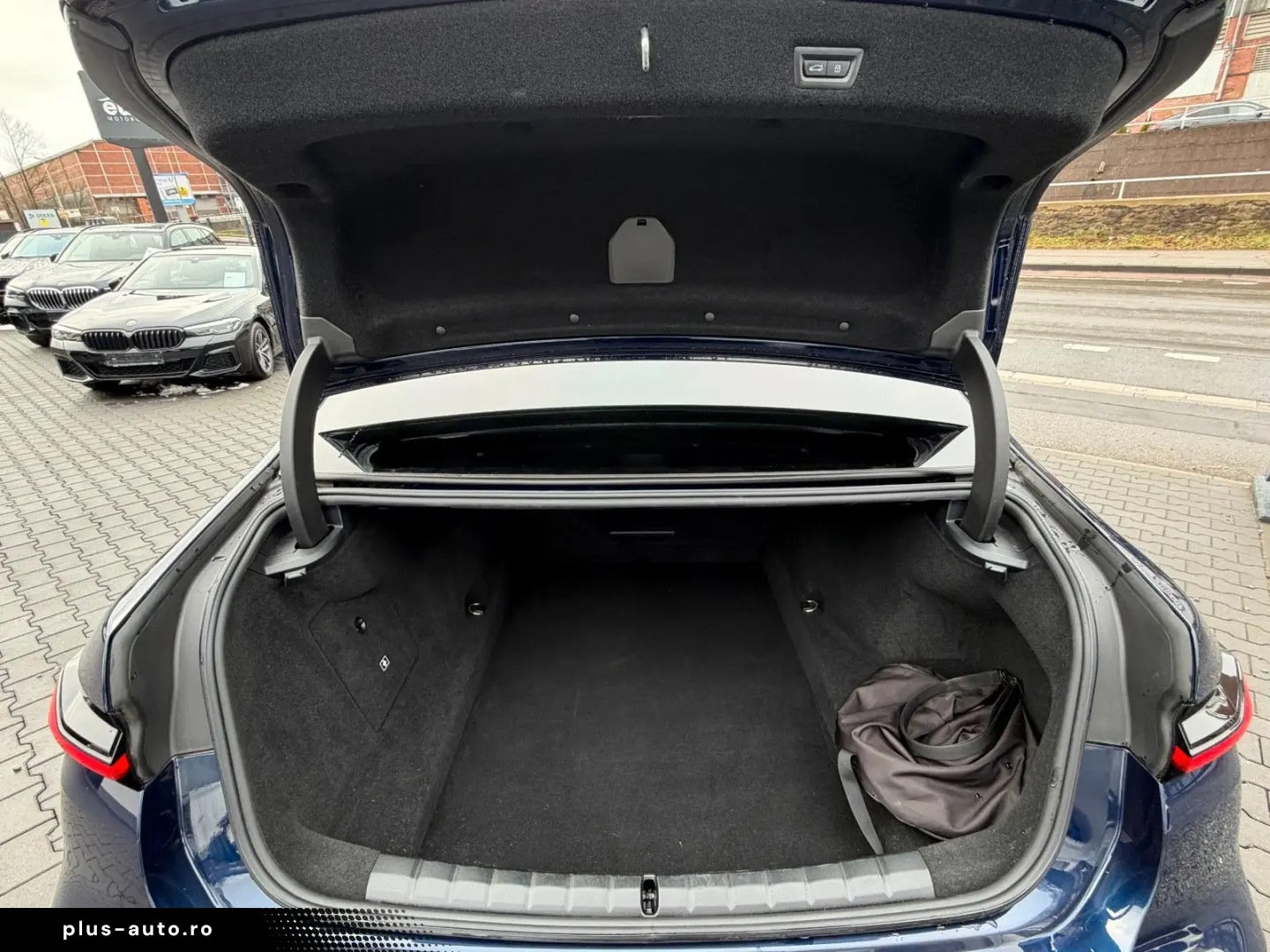 BMW 750 e xDrive DVD im fond - M Sportpaket