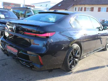 BMW 740 d xDrive M Sport  TV Spate Interior Bej