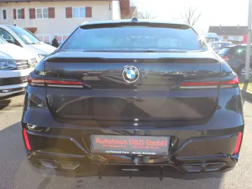 BMW 740 d xDrive M Sport  TV Spate Interior Bej