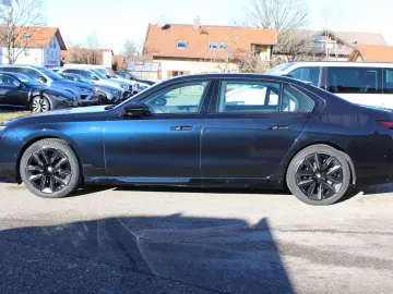 BMW 740 d xDrive M Sport  TV Spate Interior Bej