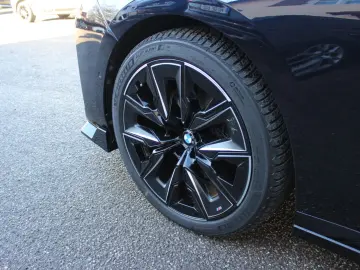 BMW 740 d xDrive M Sport  TV Spate Interior Bej