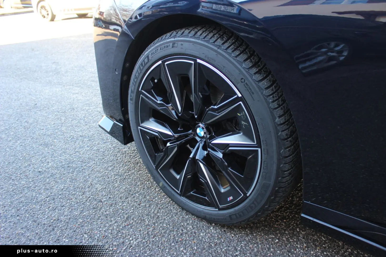 BMW 740 d xDrive M Sport  TV Spate Interior Bej