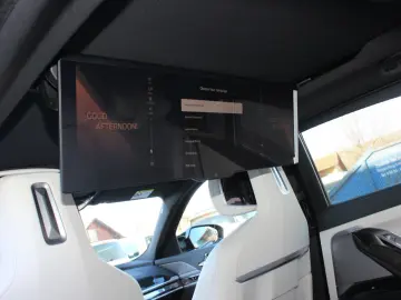 BMW 740 d xDrive M Sport  TV Spate Interior Bej