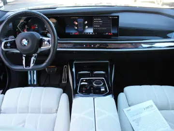 BMW 740 d xDrive M Sport  TV Spate Interior Bej