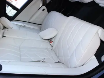 BMW 740 d xDrive M Sport  TV Spate Interior Bej