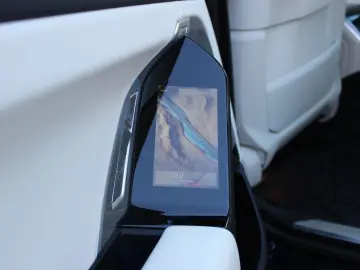 BMW 740 d xDrive M Sport  TV Spate Interior Bej