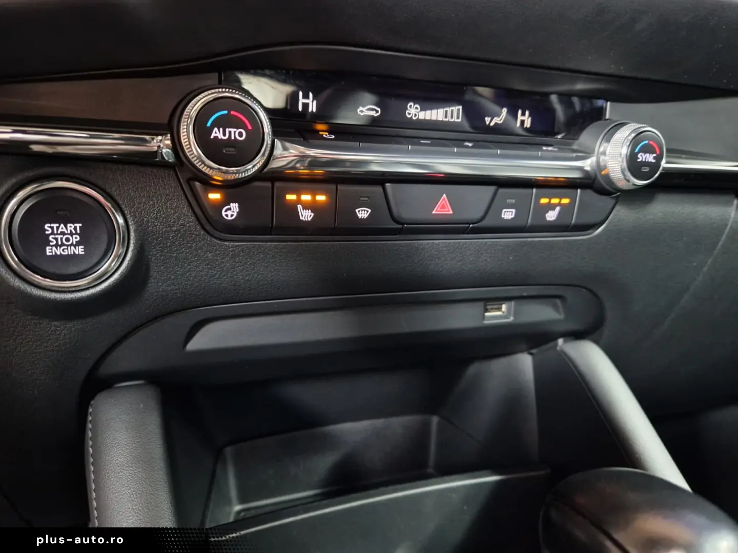 MAZDA 3 SKYACTIV X HYBRID 2.0i 186CP 2021