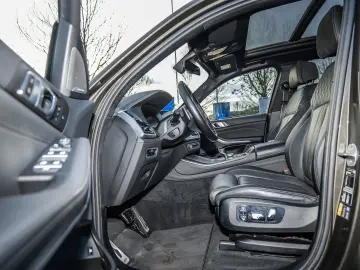 BMW X5 xDrive45e M Sport HUD PANO AHK NAVI LED DAB