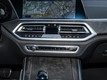 BMW X5 xDrive45e M Sport HUD PANO AHK NAVI LED DAB