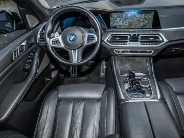 BMW X5 xDrive45e M Sport HUD PANO AHK NAVI LED DAB