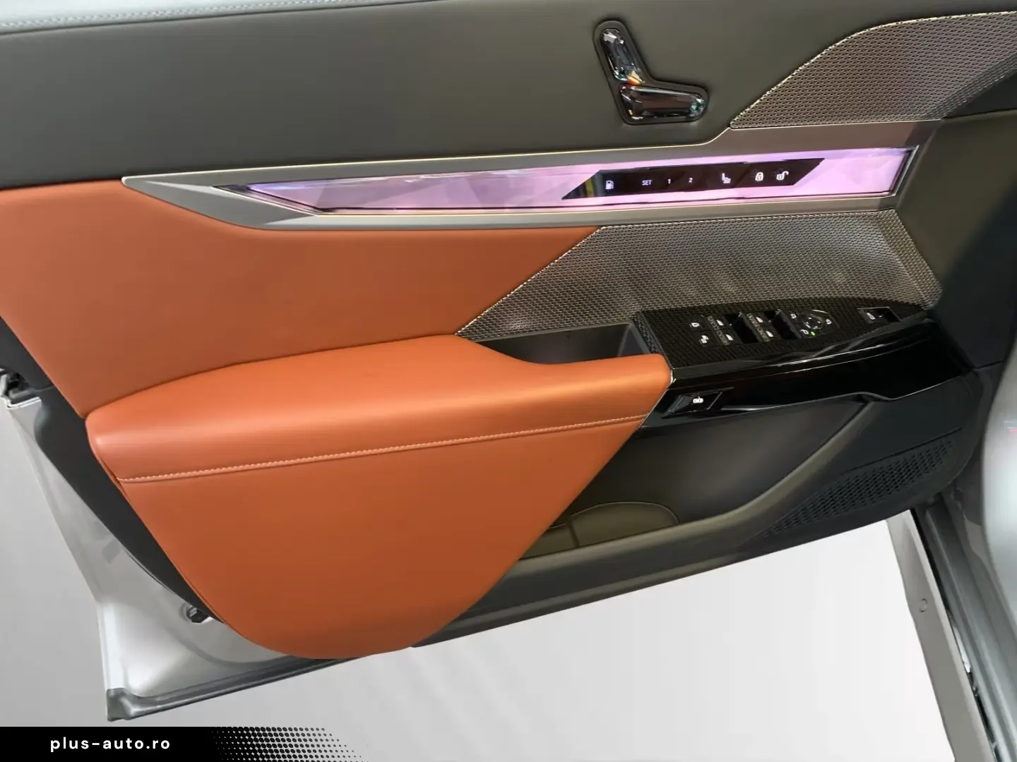 BMW 750 e xDrive SkyLounge Uși automate