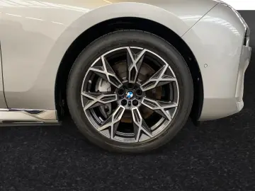 BMW 750 e xDrive SkyLounge Uși automate