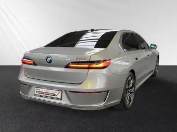 BMW 750 e xDrive SkyLounge Uși automate