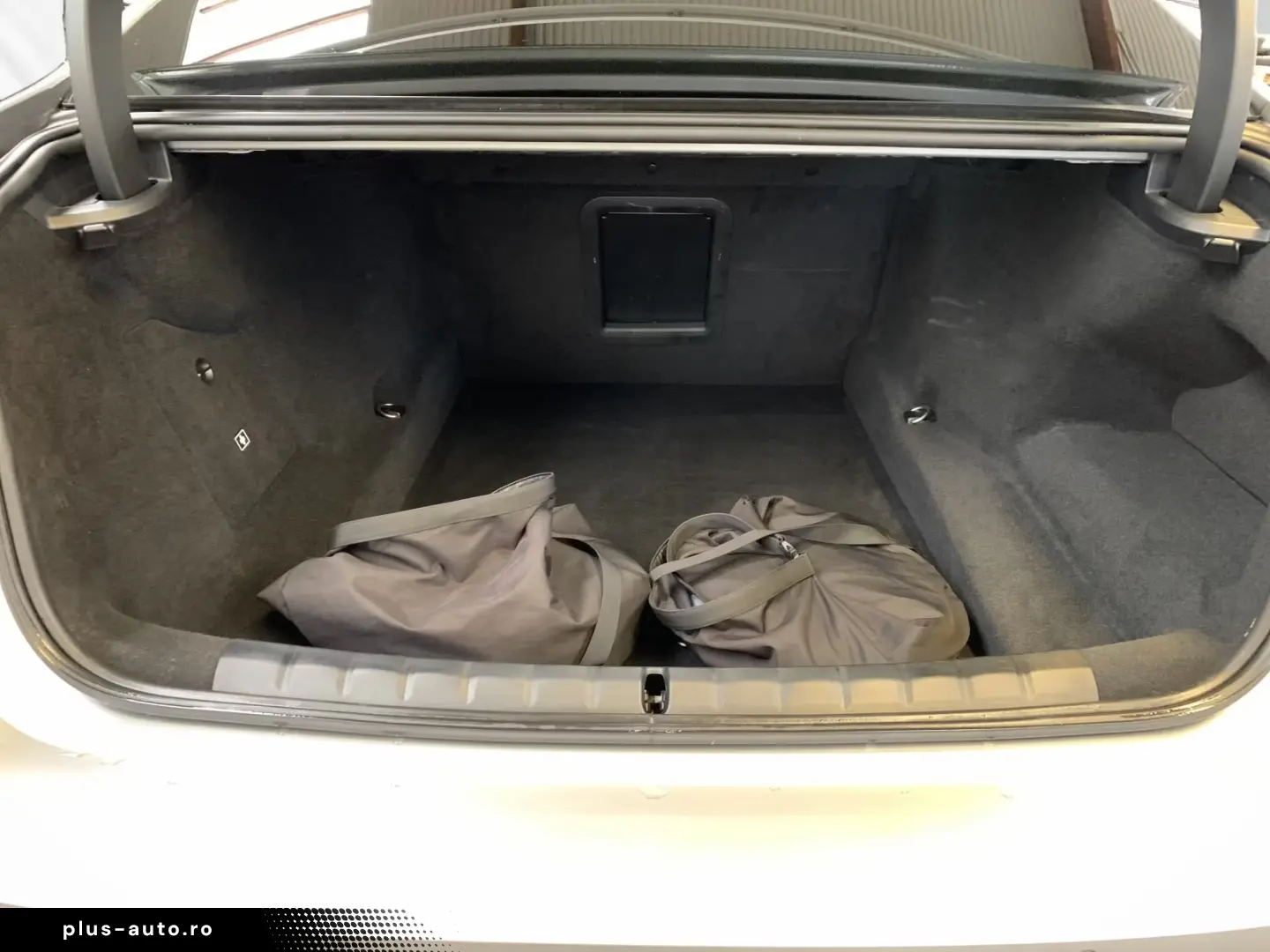 BMW 750 e xDrive SkyLounge Uși automate