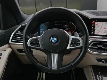 BMW X5 xDriveM50i