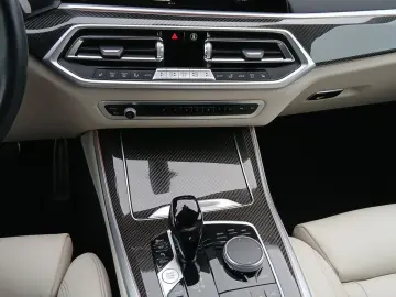 BMW X5 xDriveM50i