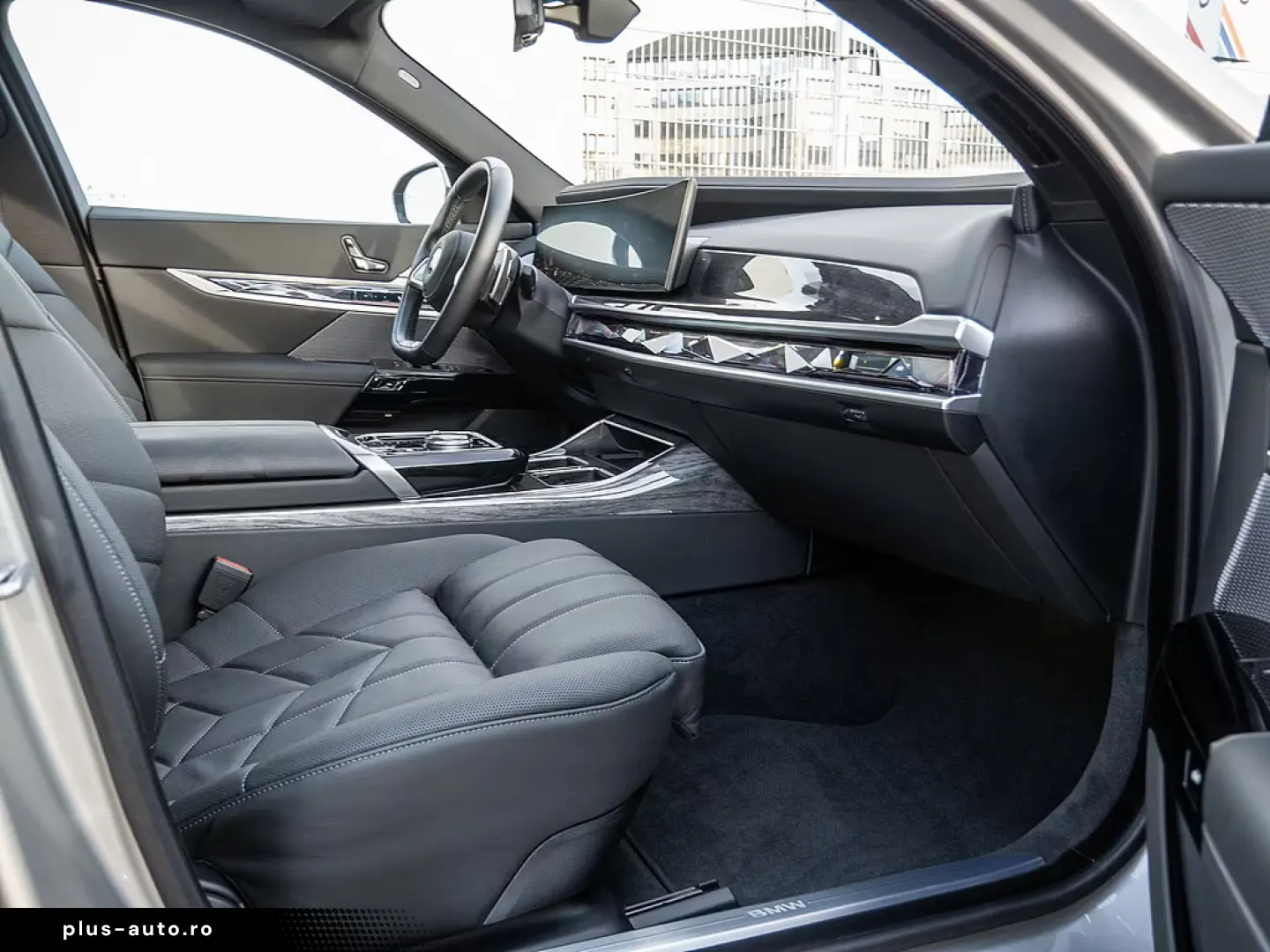 BMW 740 d xDrive TV   UȘI AUTOMATE