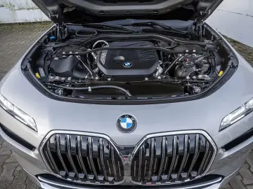 BMW 740 d xDrive TV   UȘI AUTOMATE