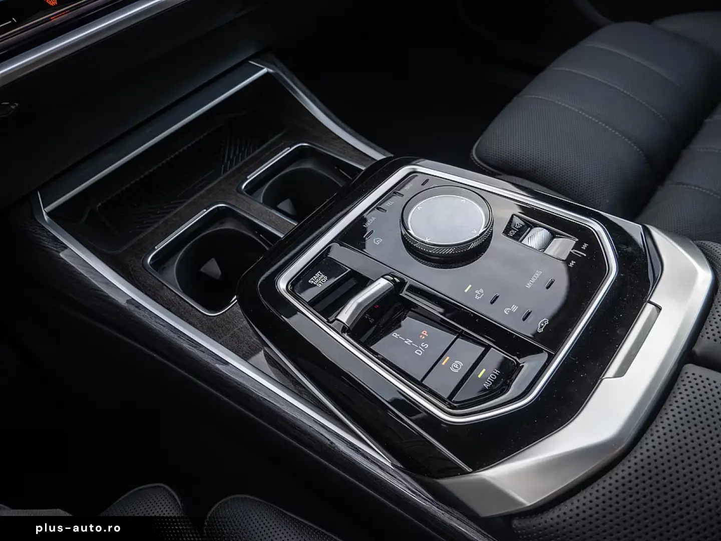 BMW 740 d xDrive TV   UȘI AUTOMATE