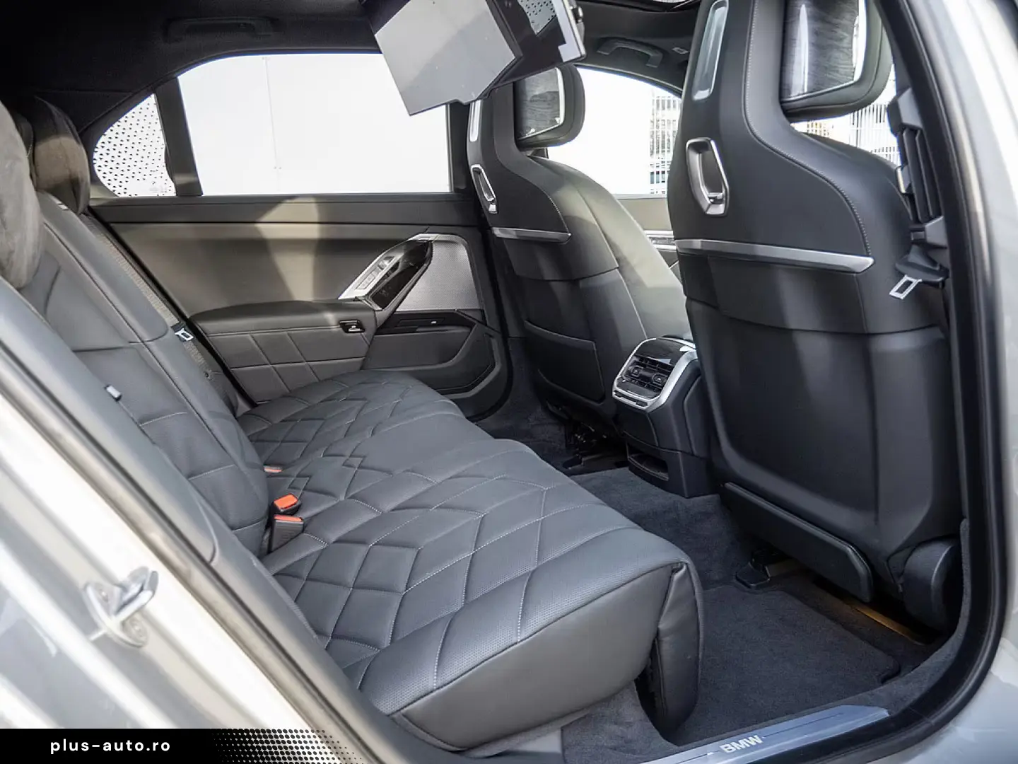 BMW 740 d xDrive TV   UȘI AUTOMATE