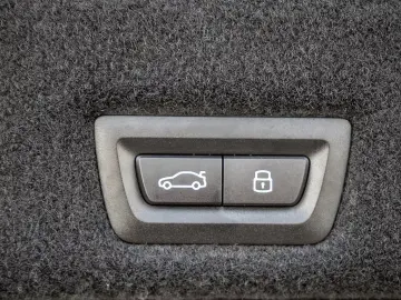 BMW 740 d xDrive TV   UȘI AUTOMATE