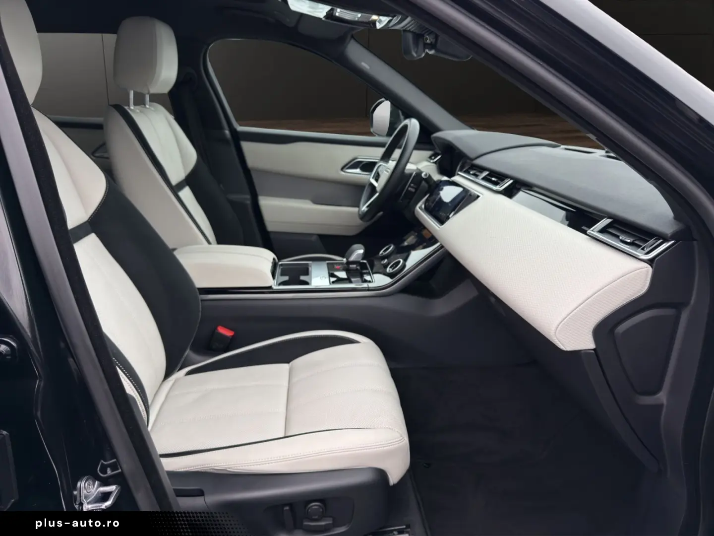 LAND ROVER Range Rover Velar 3.0 Diesel D300 R-Dynamic SE