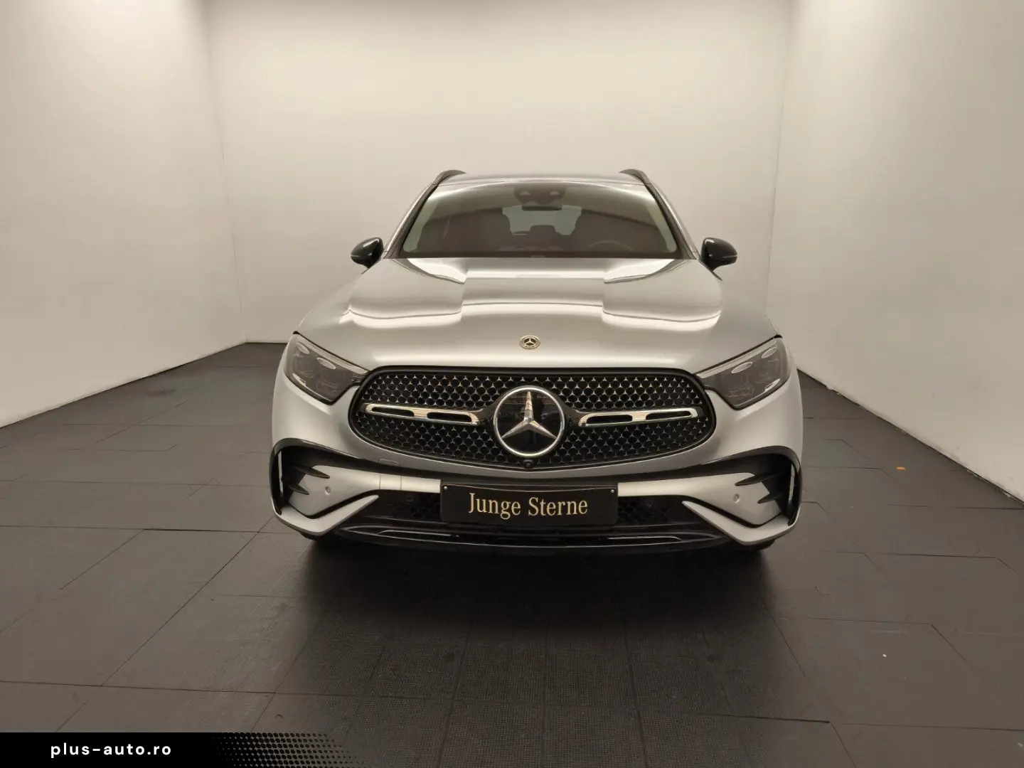 MERCEDES-BENZ GLC 300e 4M AMG Premium AHK Night 20