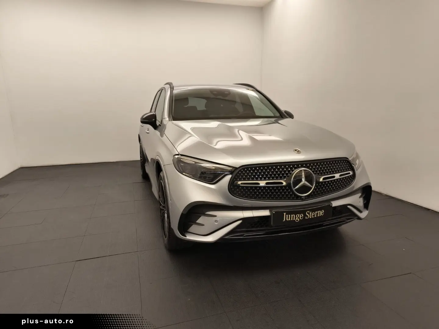 MERCEDES-BENZ GLC 300e 4M AMG Premium AHK Night 20
