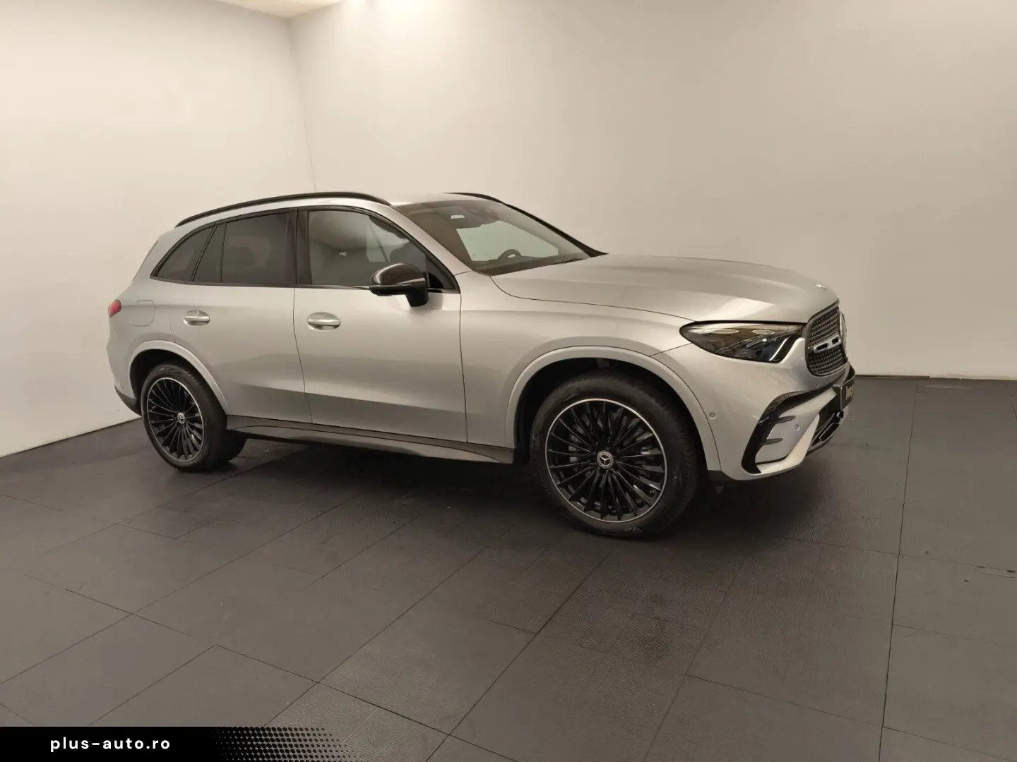 MERCEDES-BENZ GLC 300e 4M AMG Premium AHK Night 20
