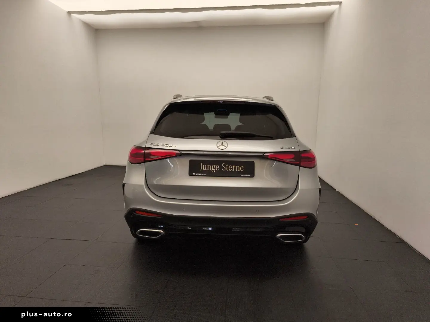 MERCEDES-BENZ GLC 300e 4M AMG Premium AHK Night 20